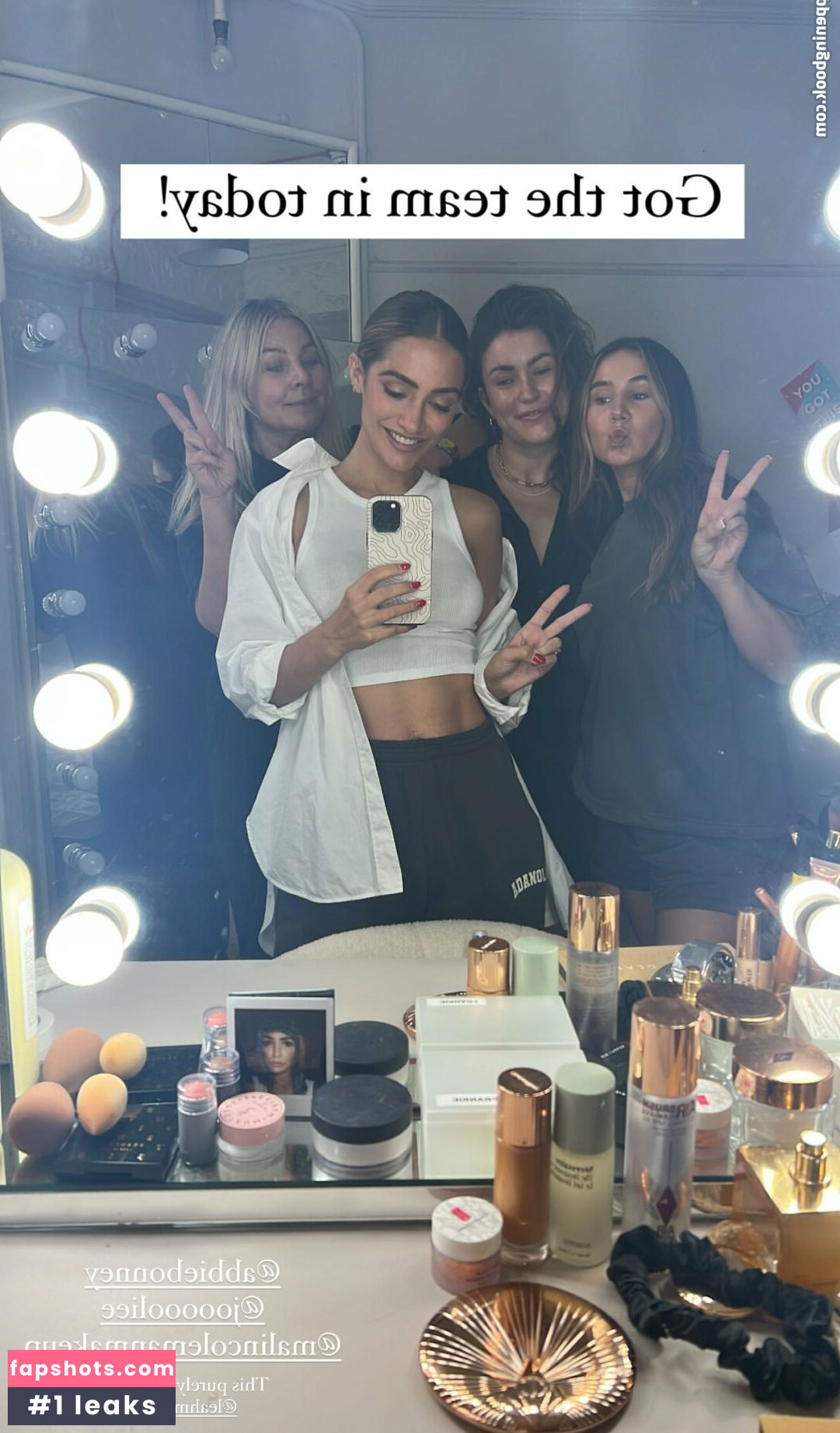 Frankie Bridge gallery photo #584