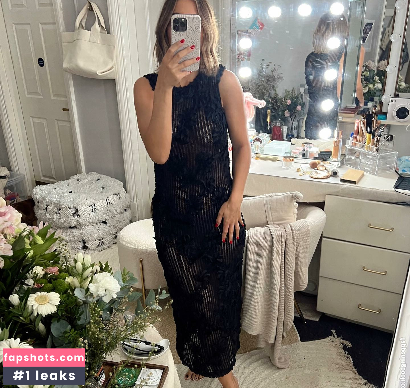 Frankie Bridge gallery photo #586