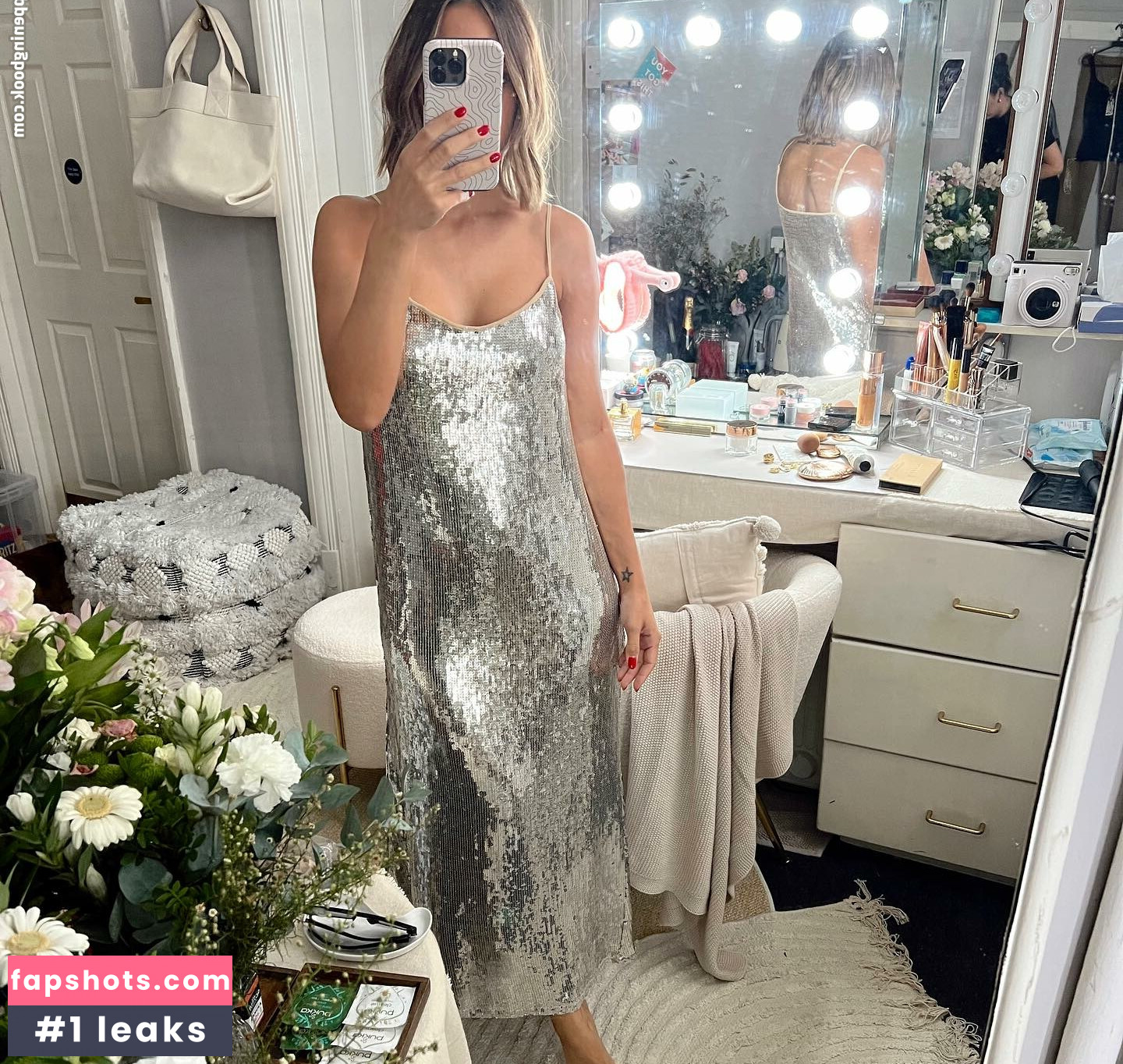 Frankie Bridge gallery photo #587