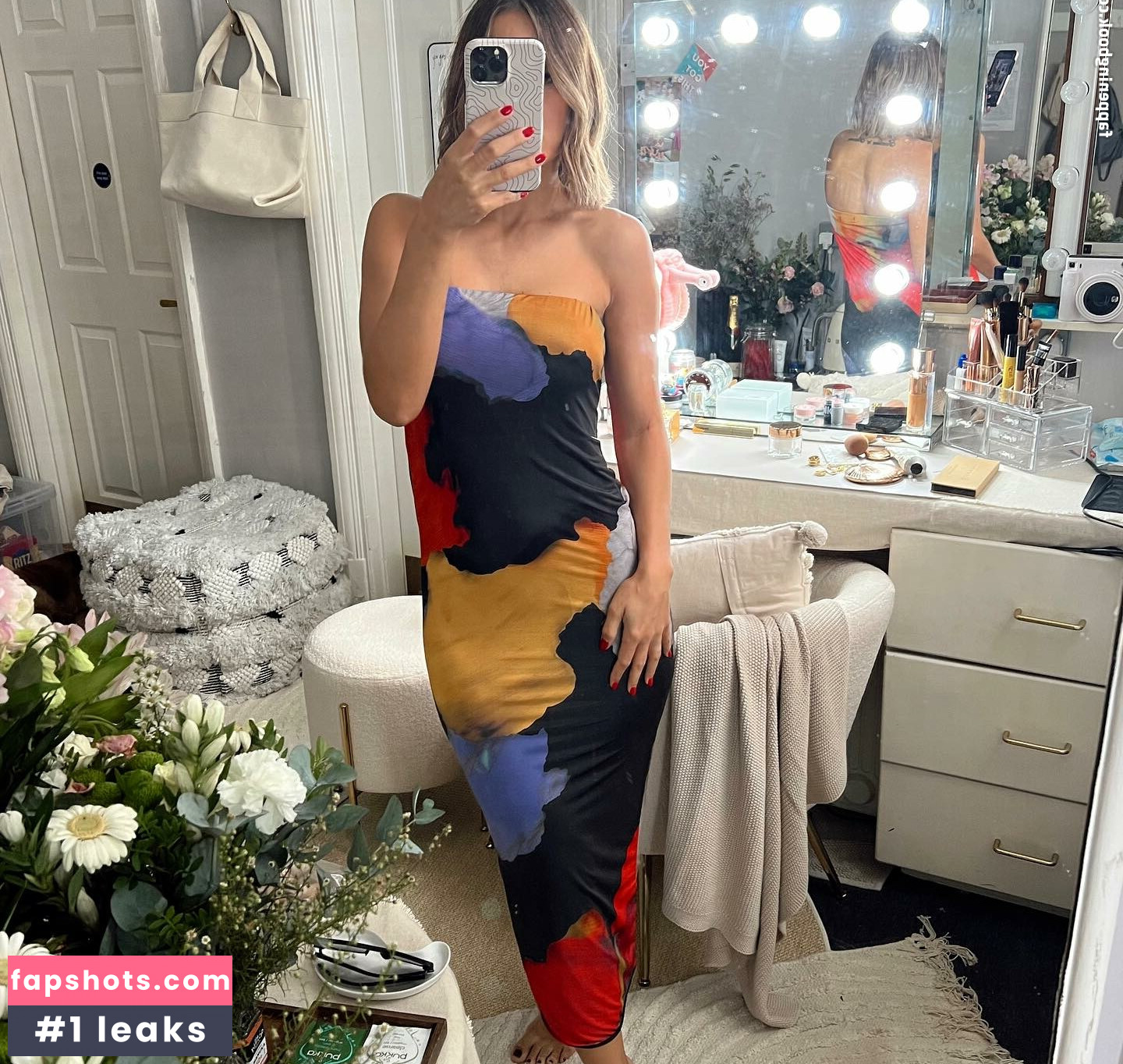 Frankie Bridge gallery photo #588