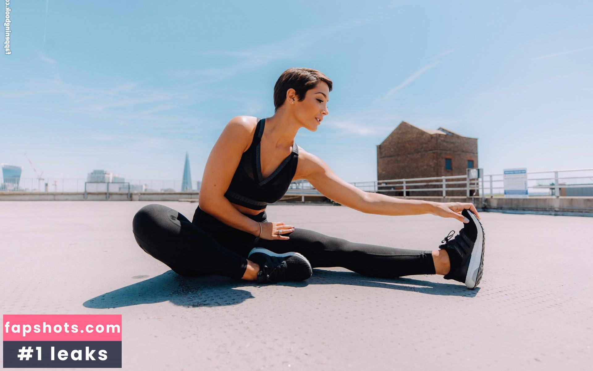 Frankie Bridge gallery photo #610