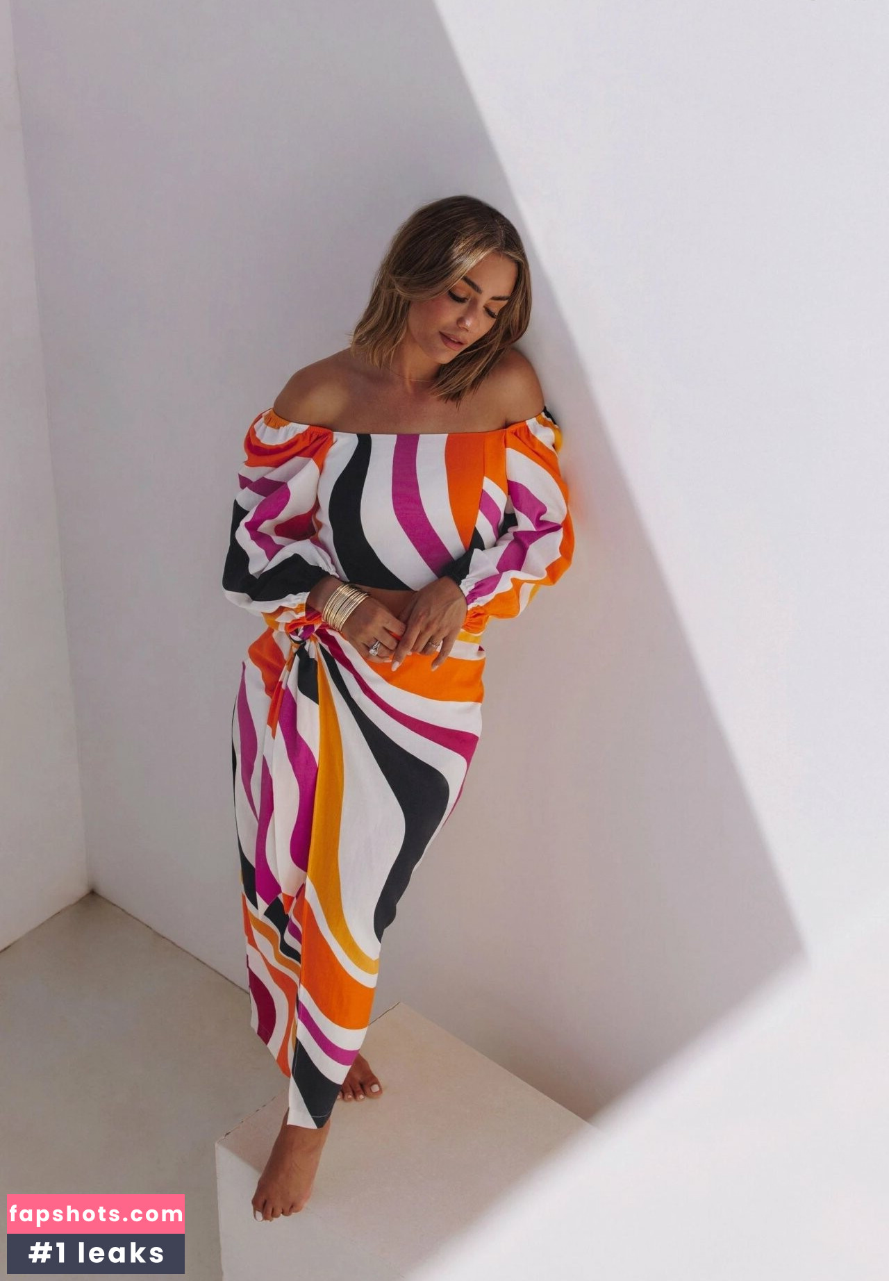 Frankie Bridge gallery photo #612