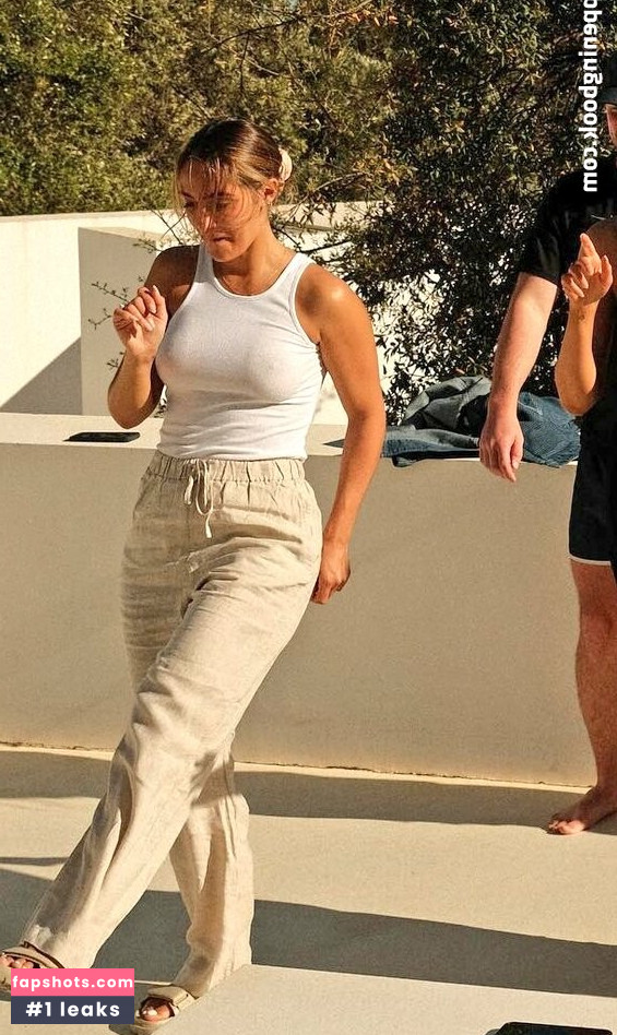Frankie Bridge gallery photo #627