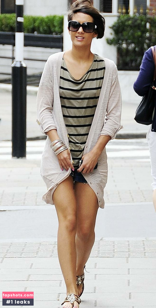 Frankie Bridge gallery photo #655