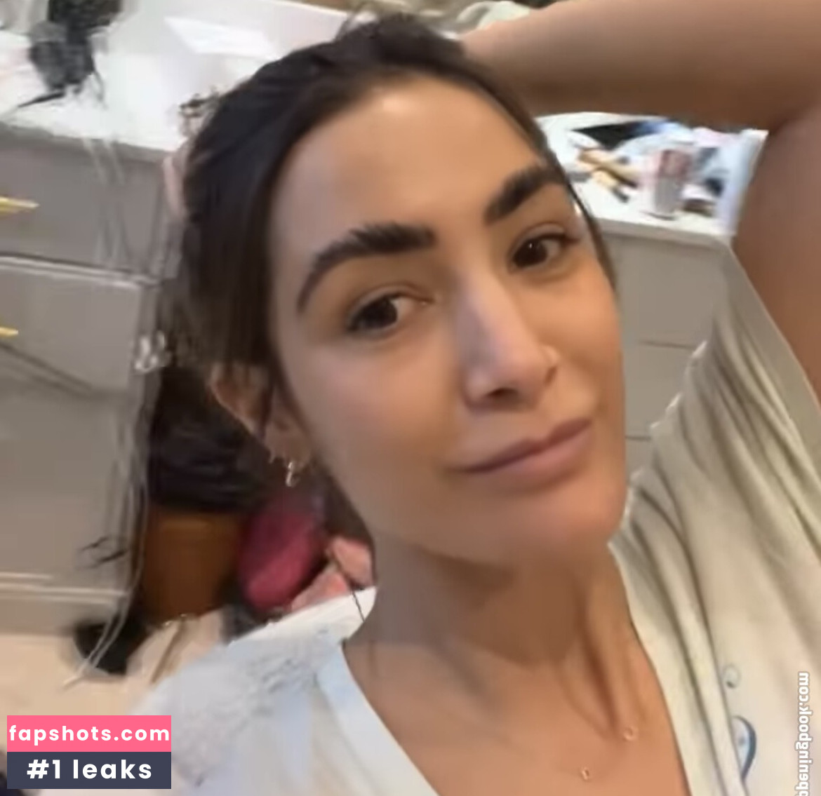 Frankie Bridge gallery photo #677