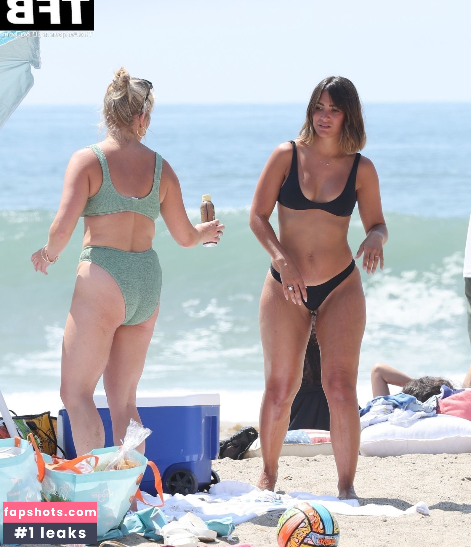 Frankie Bridge gallery photo #750