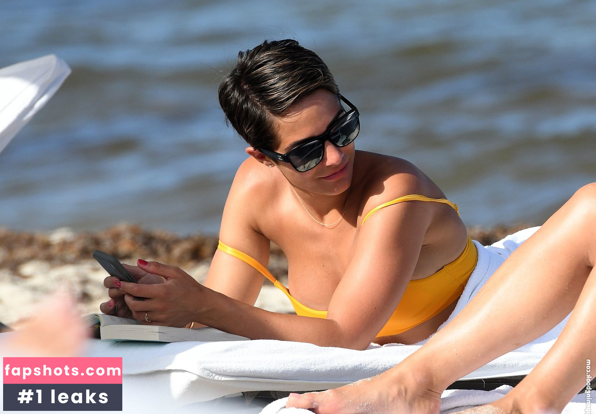 Frankie Bridge gallery photo #862