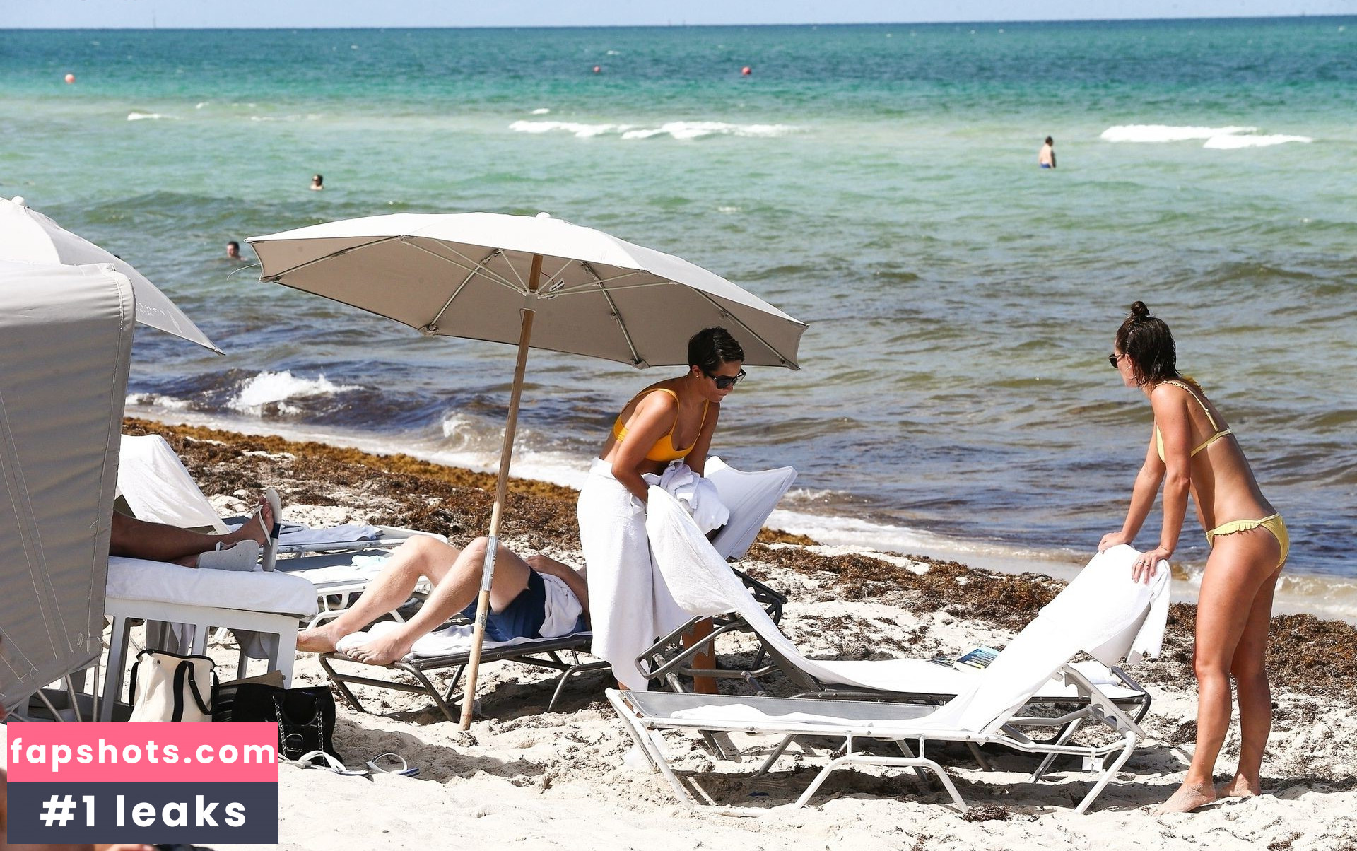 Frankie Bridge gallery photo #867