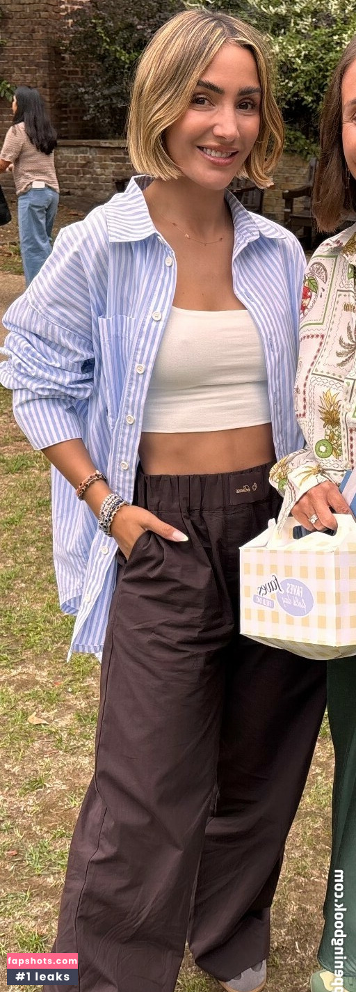 Frankie Bridge gallery photo #89