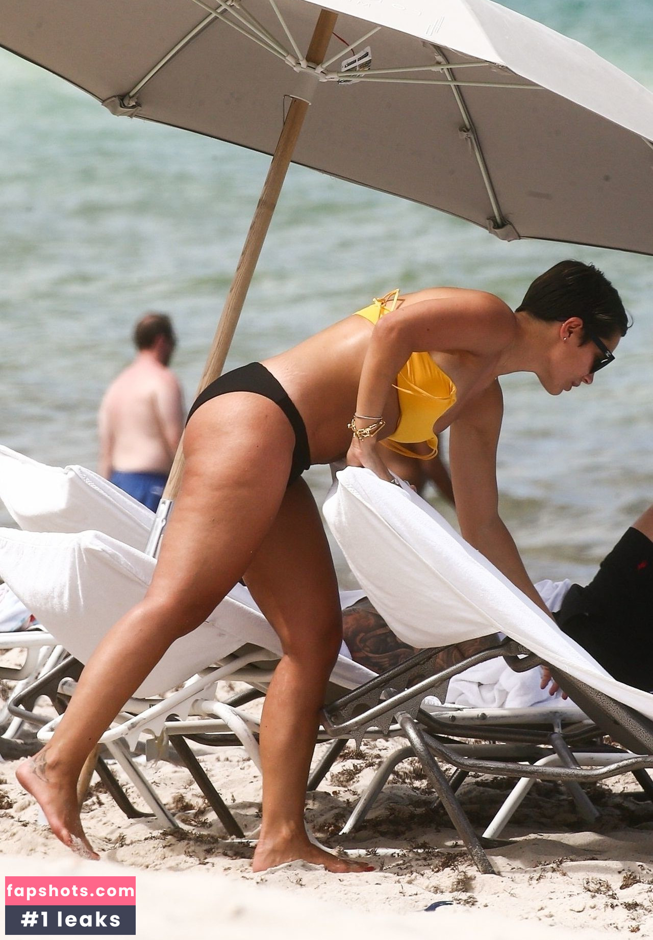 Frankie Bridge gallery photo #885