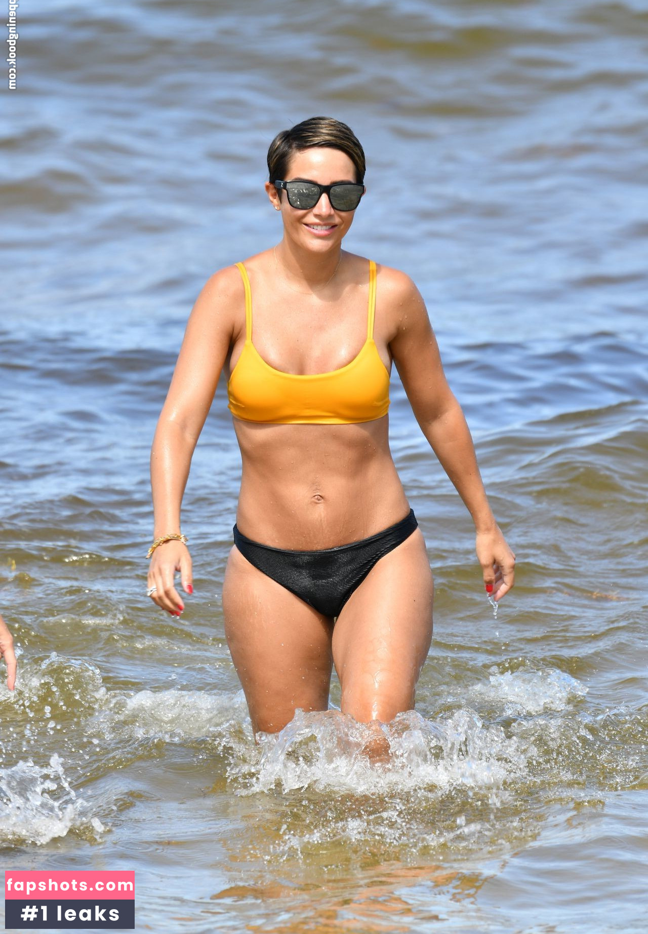 Frankie Bridge gallery photo #913