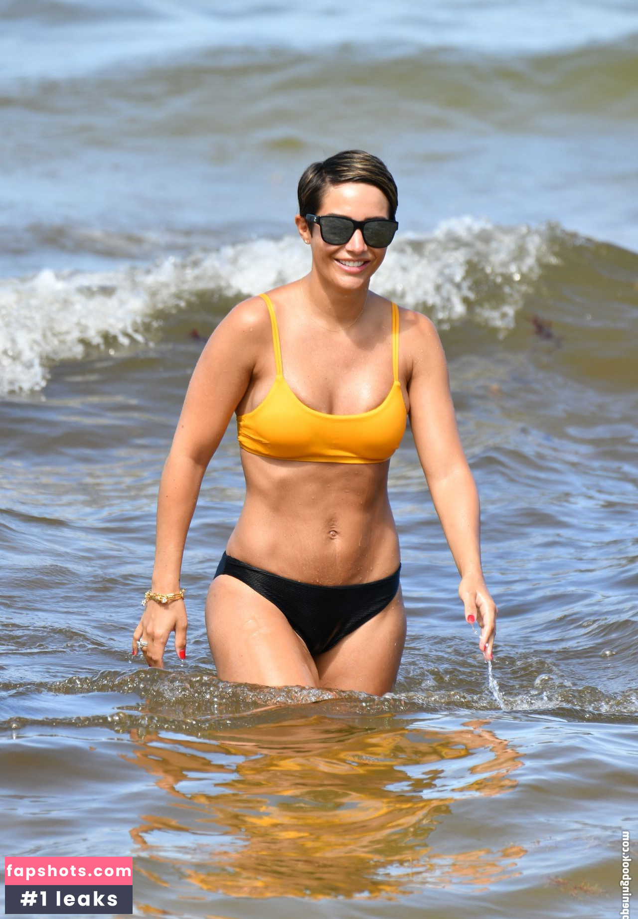 Frankie Bridge gallery photo #916