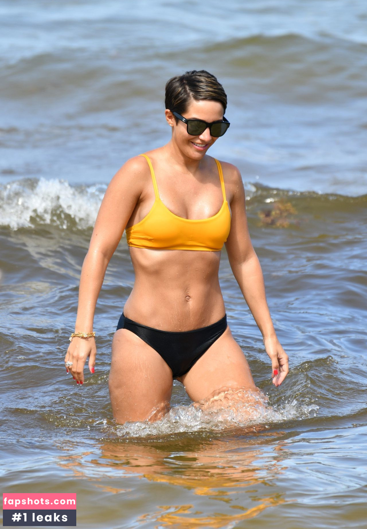 Frankie Bridge gallery photo #917
