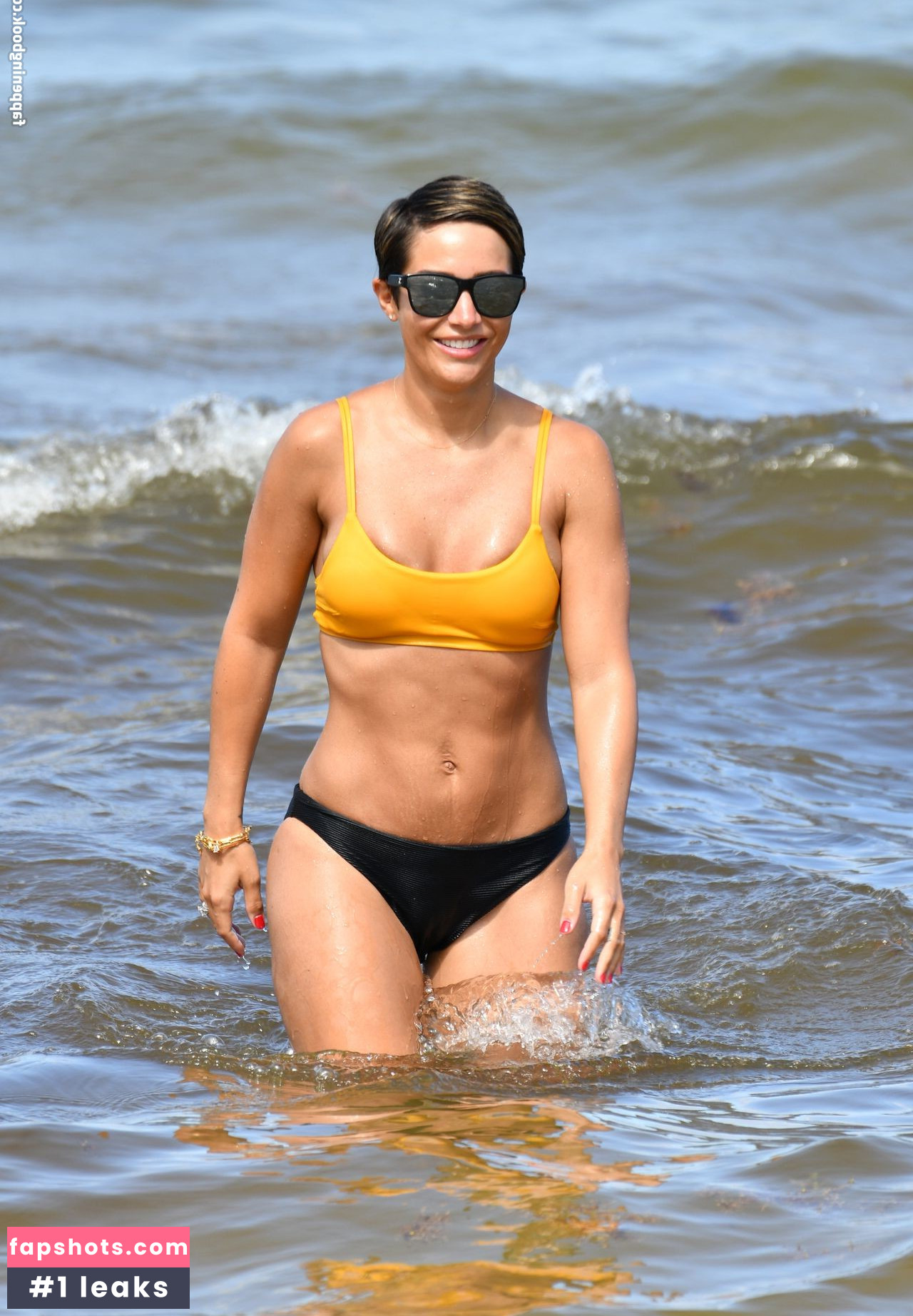 Frankie Bridge gallery photo #920