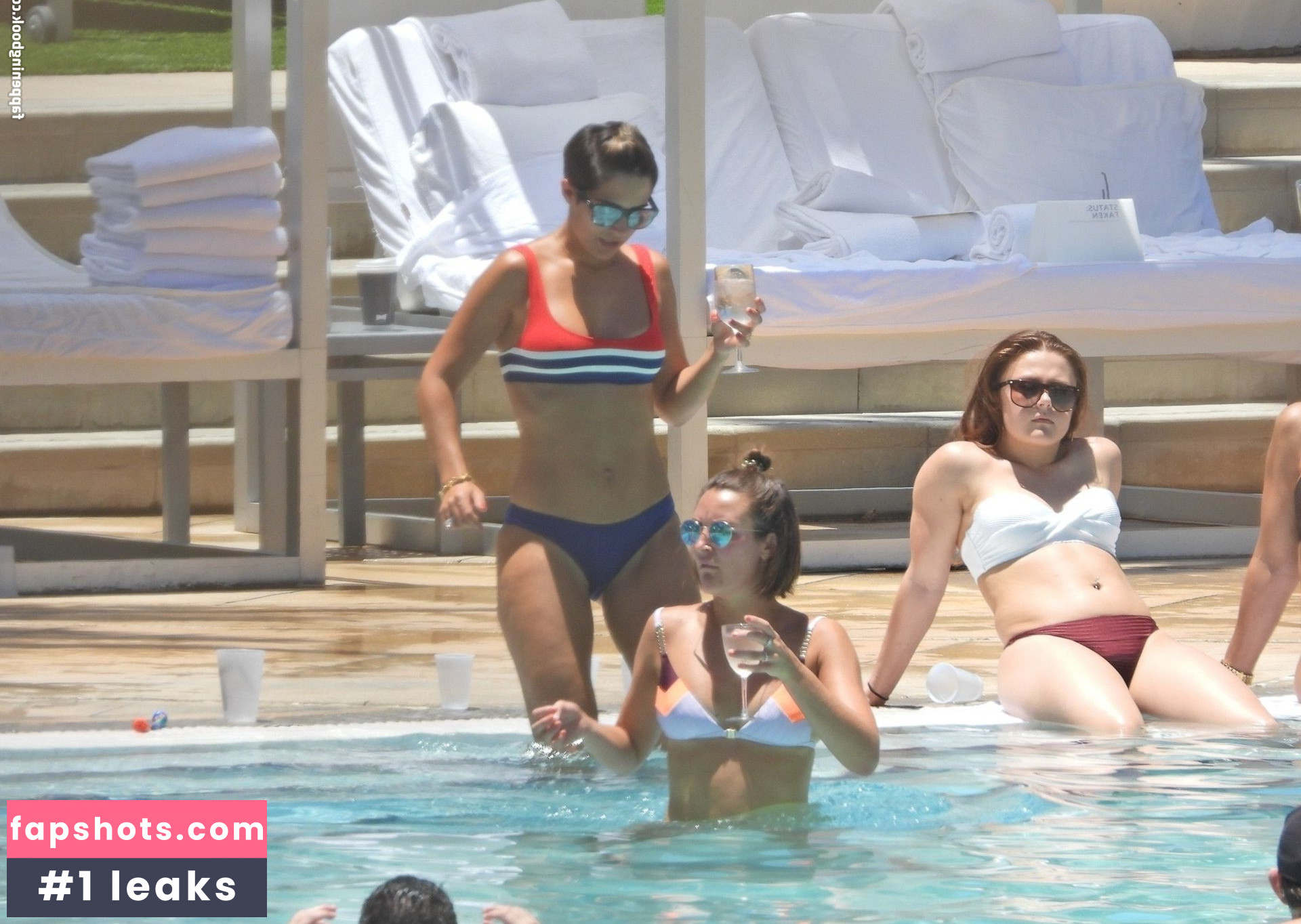 Frankie Bridge gallery photo #938