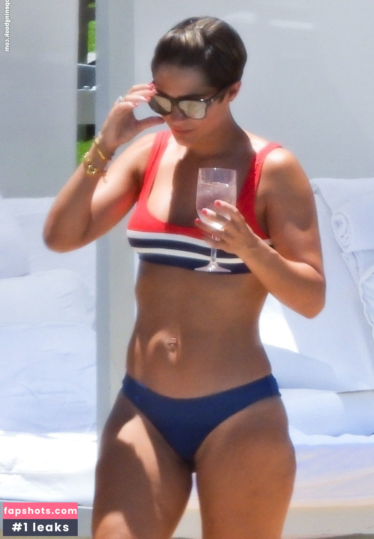 Frankie Bridge gallery photo #948