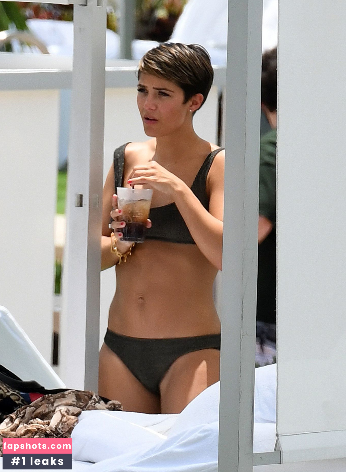 Frankie Bridge gallery photo #974