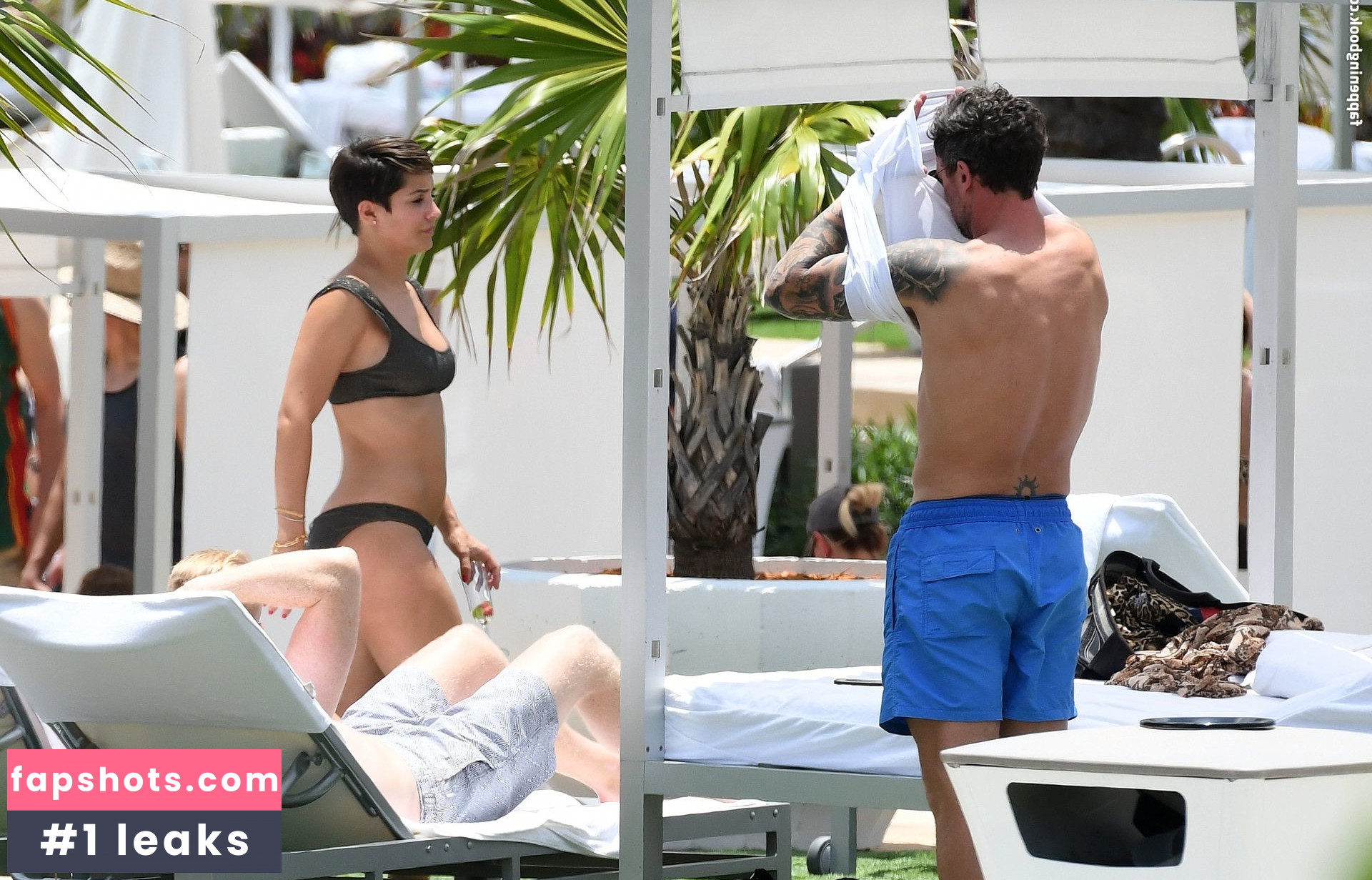 Frankie Bridge gallery photo #976