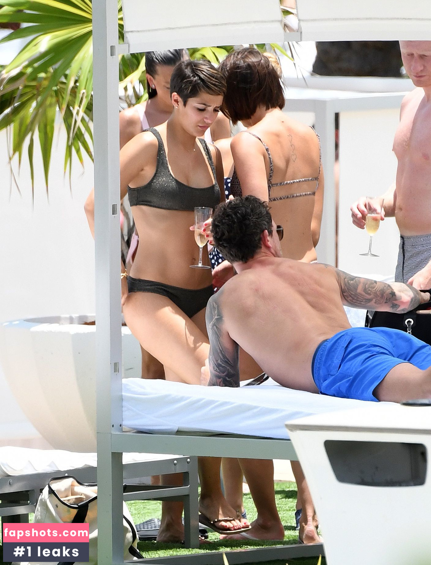 Frankie Bridge gallery photo #993