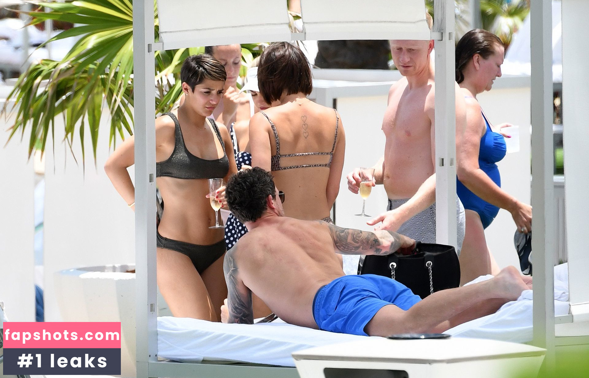 Frankie Bridge gallery photo #994