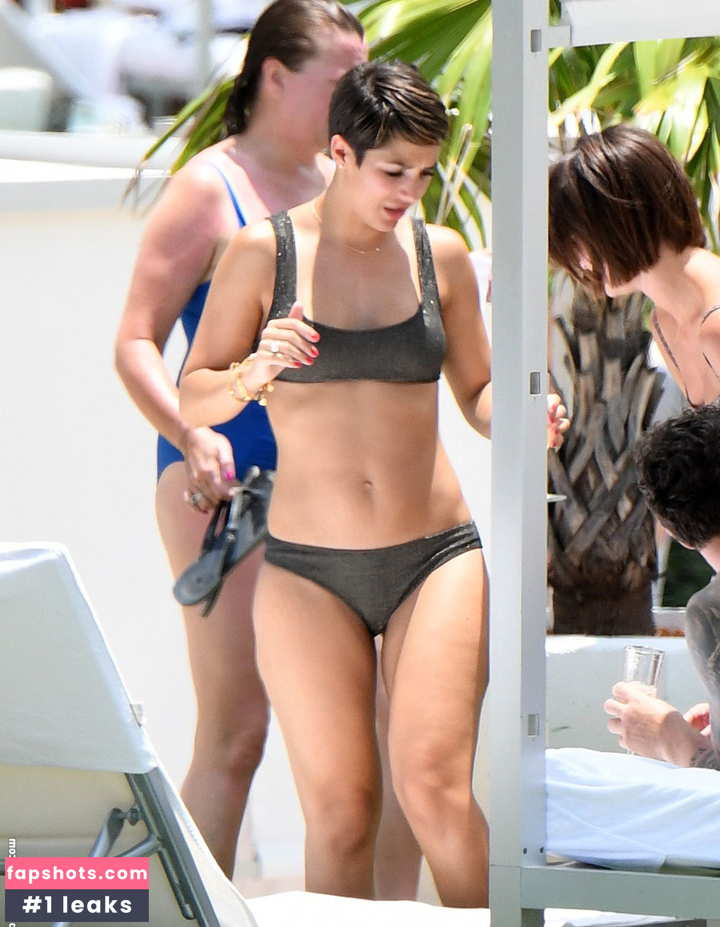 Frankie Bridge gallery photo #1000