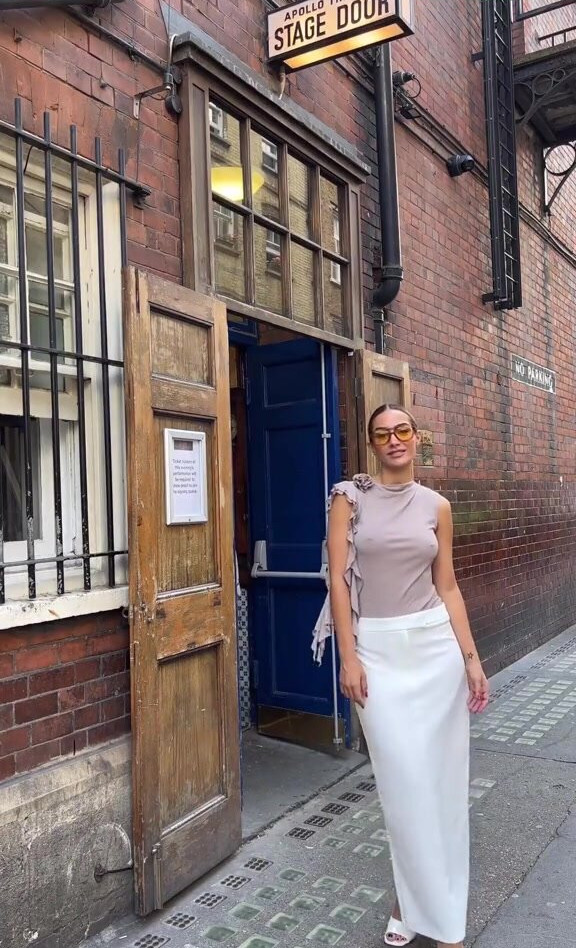 frankie-bridge gallery photo #1121