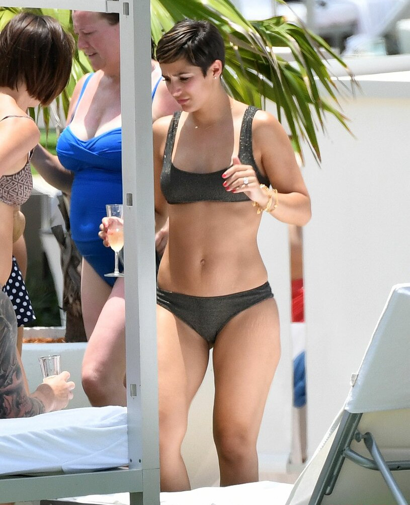 frankie-bridge gallery photo #1154