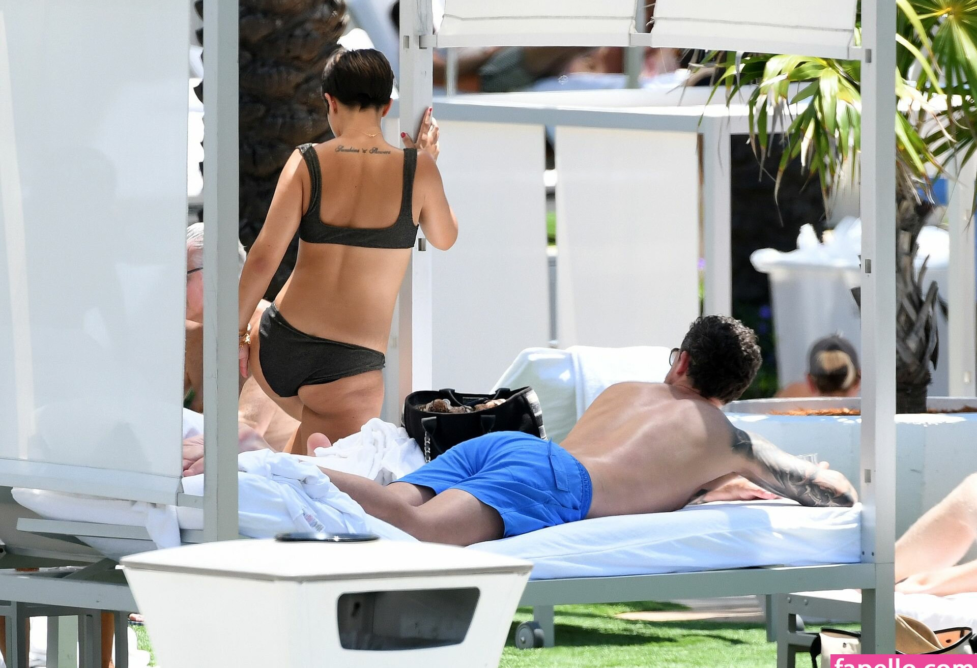 frankie-bridge gallery photo #1162