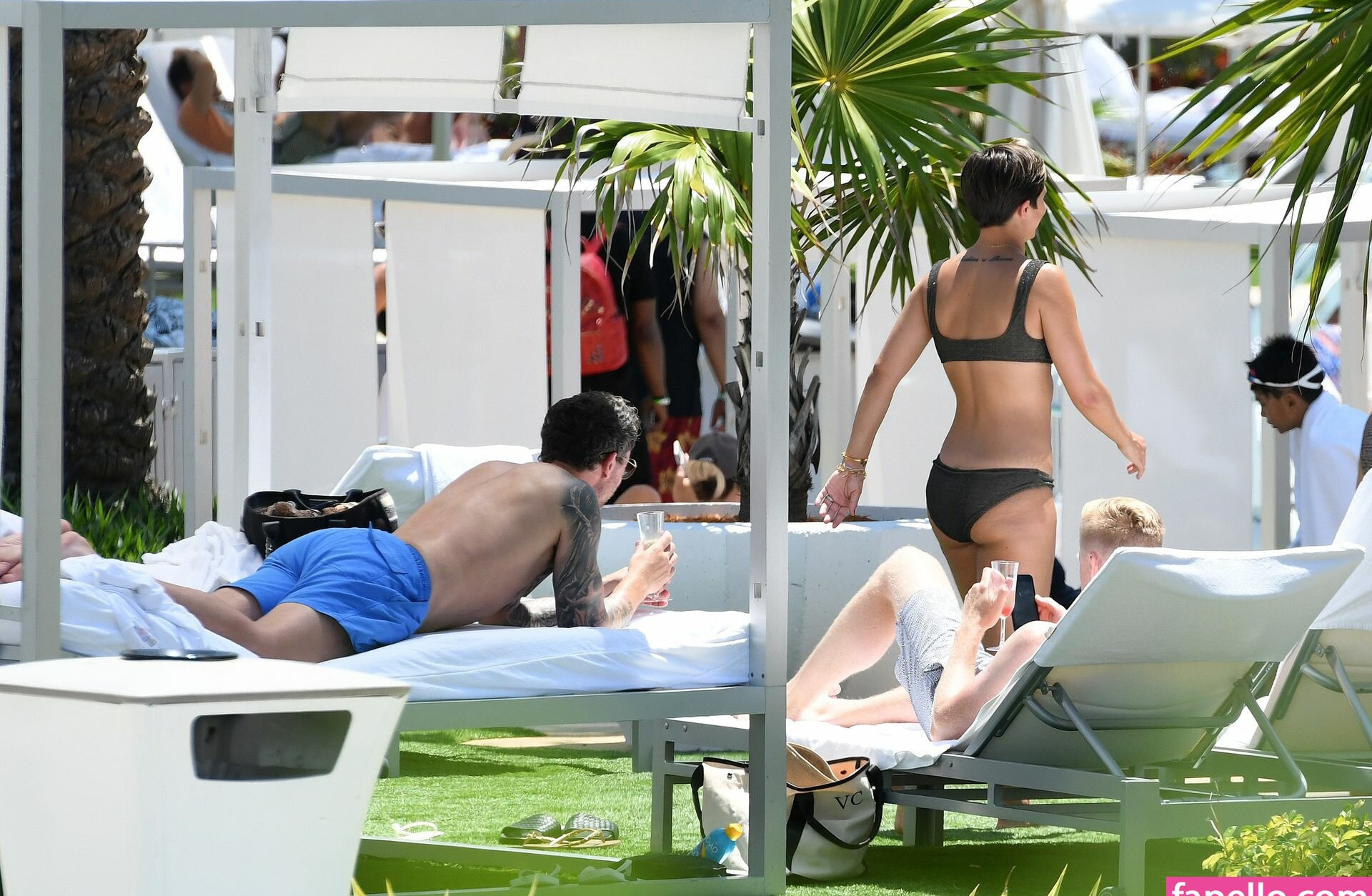 frankie-bridge gallery photo #1163