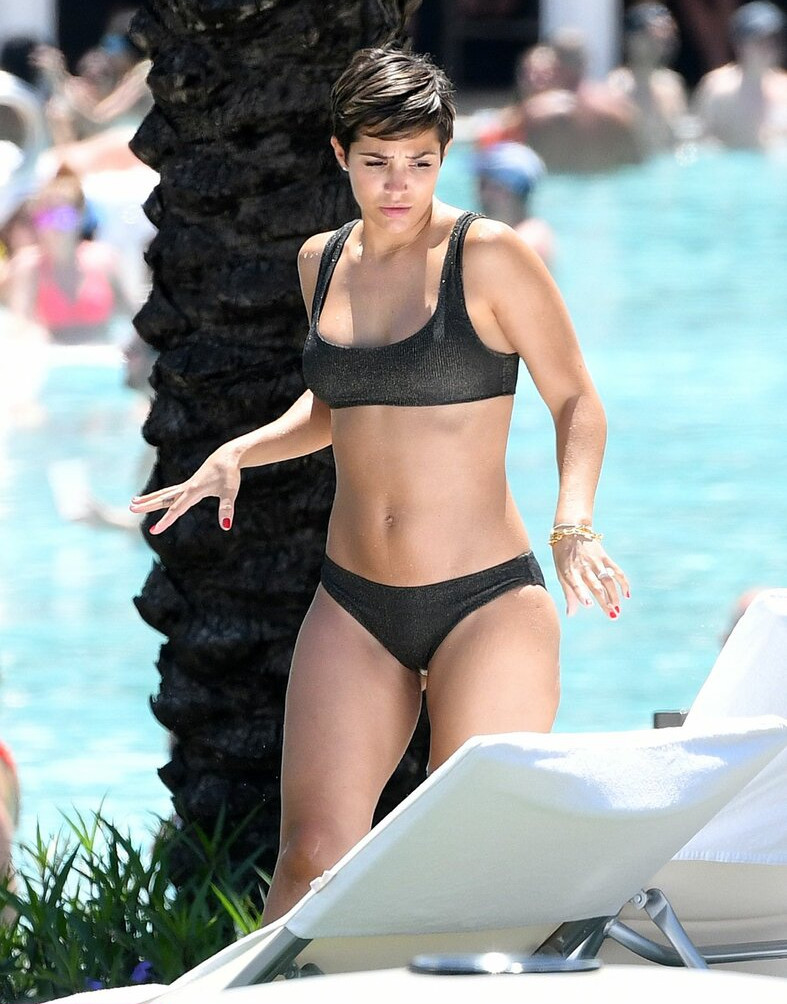 frankie-bridge gallery photo #1164