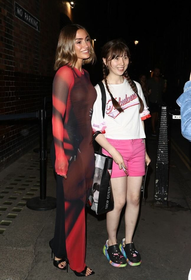 frankie-bridge gallery photo #1281