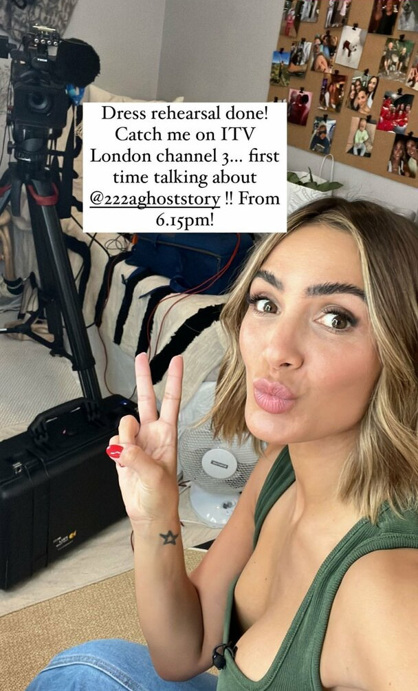 frankie-bridge gallery photo #1369