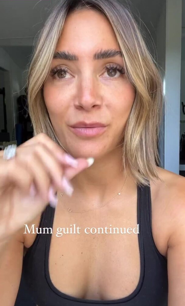 frankie-bridge gallery photo #1404