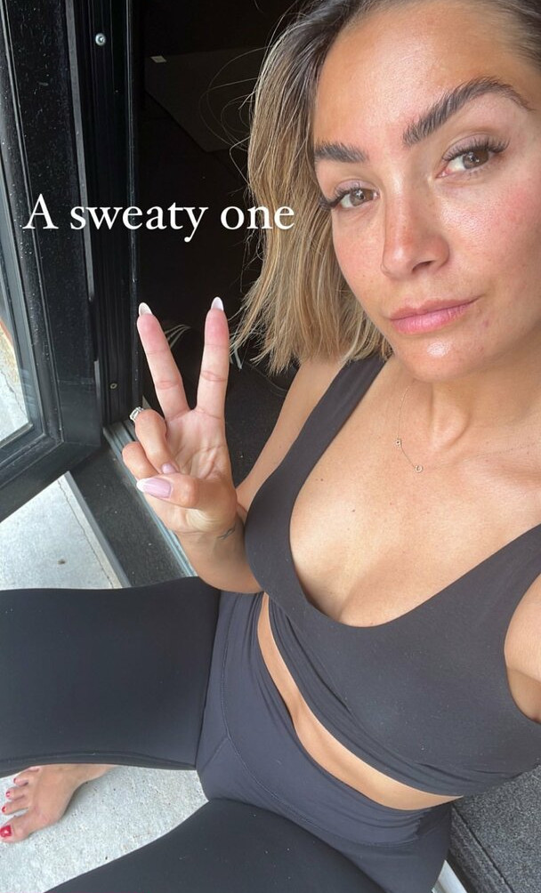 frankie-bridge gallery photo #1407