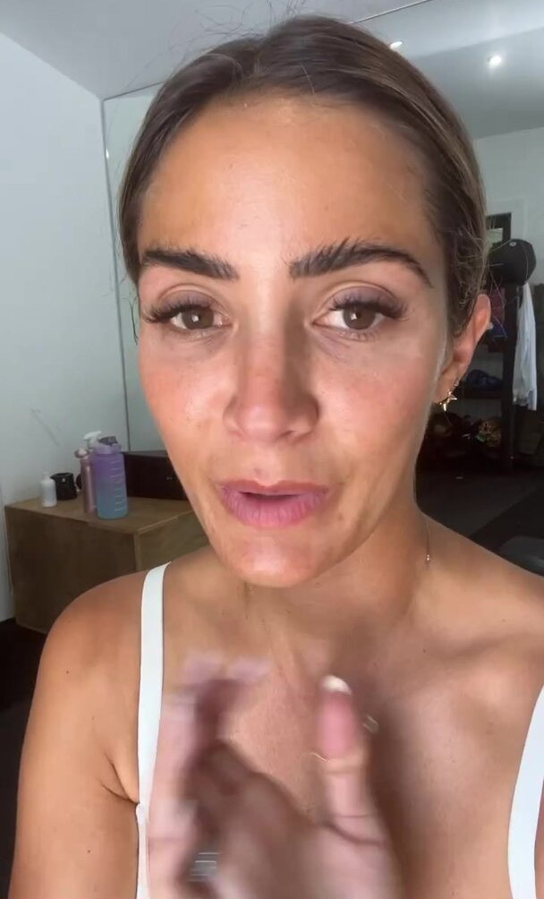 frankie-bridge gallery photo #1418