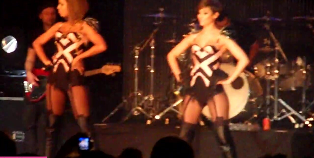 frankie-bridge gallery photo #1420