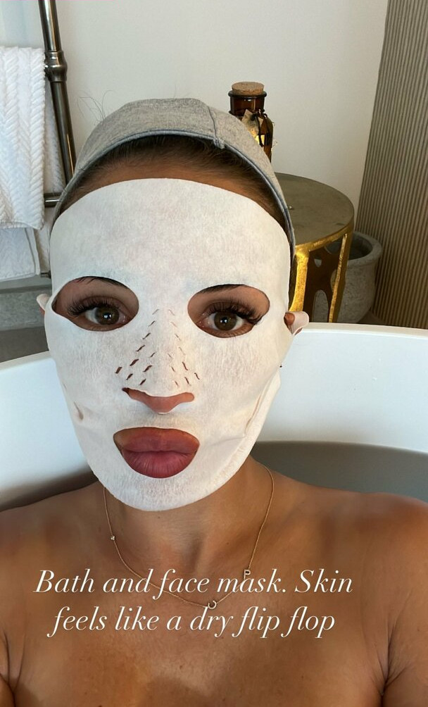 frankie-bridge gallery photo #1433