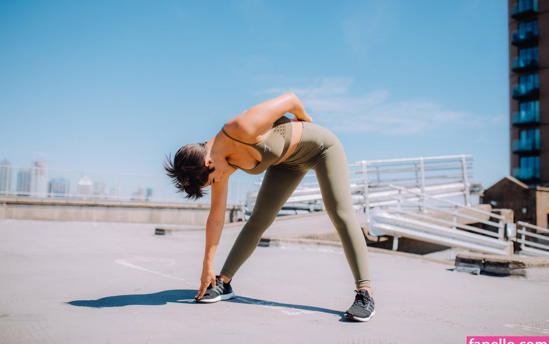 frankie-bridge gallery photo #1434