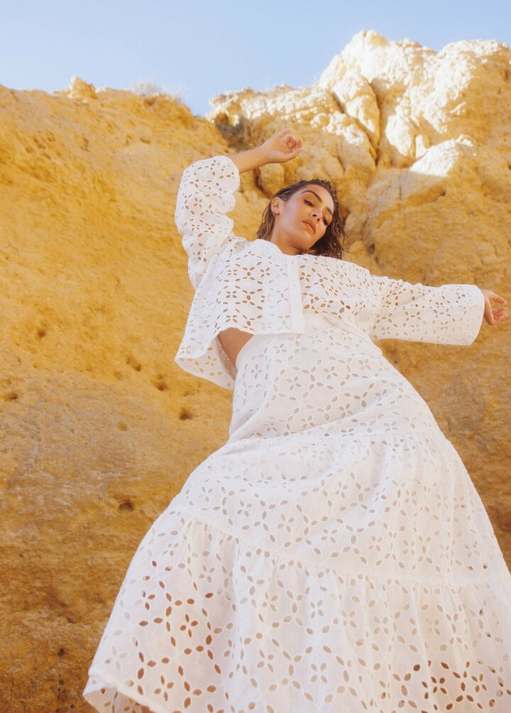 frankie-bridge gallery photo #1473