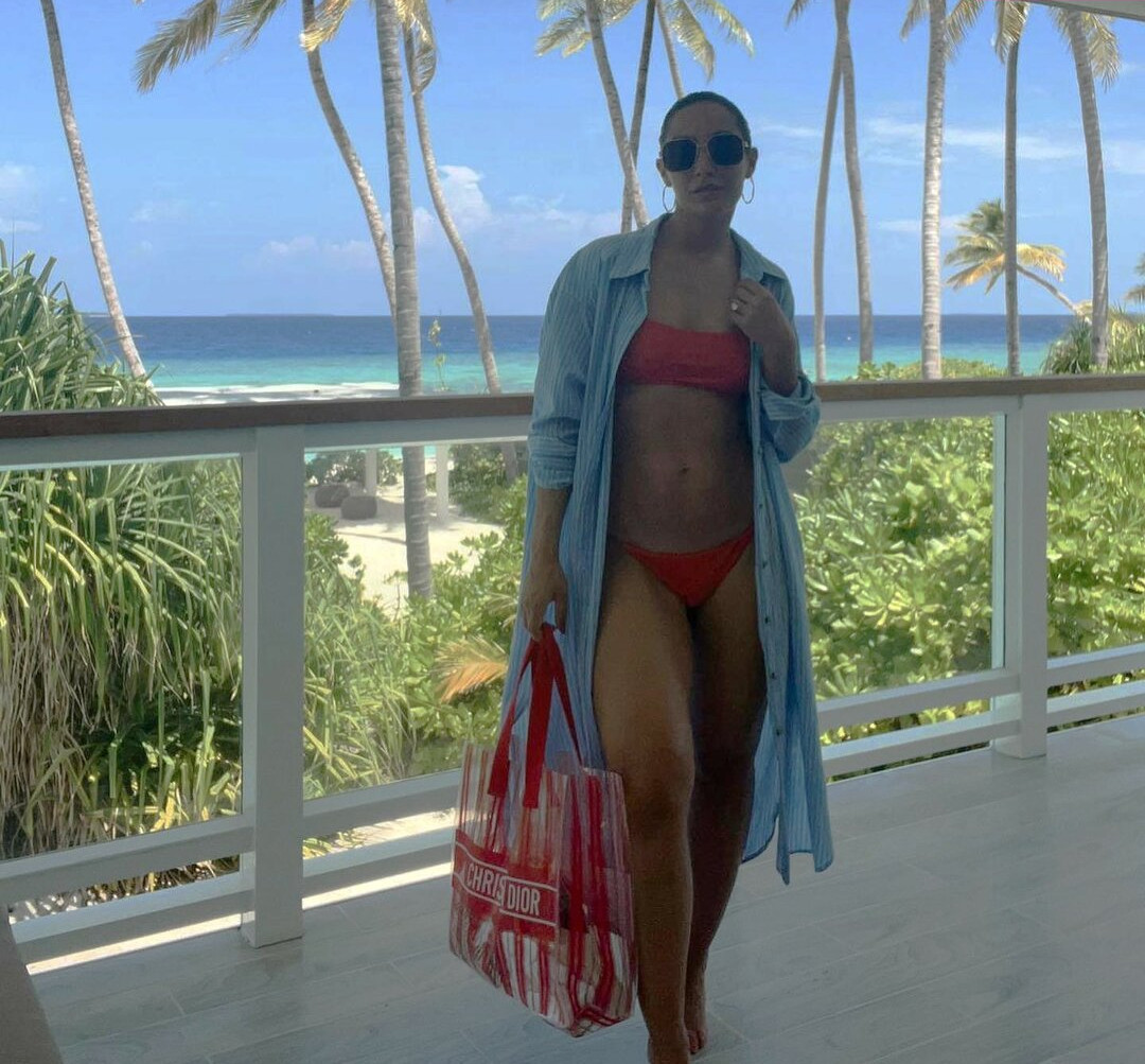 frankie-bridge gallery photo #1498