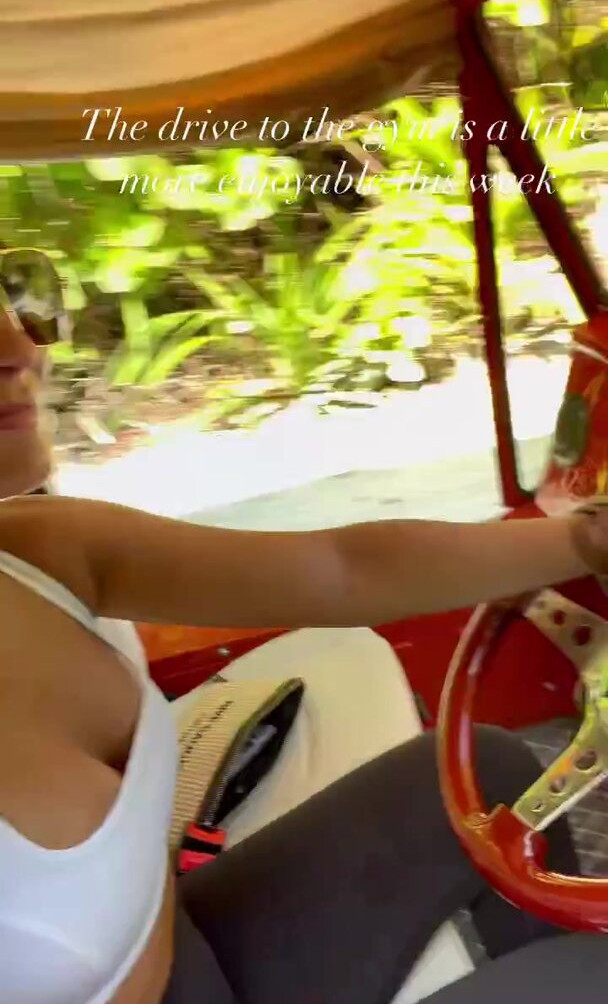 frankie-bridge gallery photo #1514