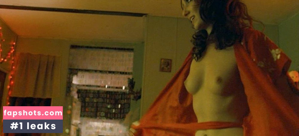 Frankie Ingrassia nude babe gallery