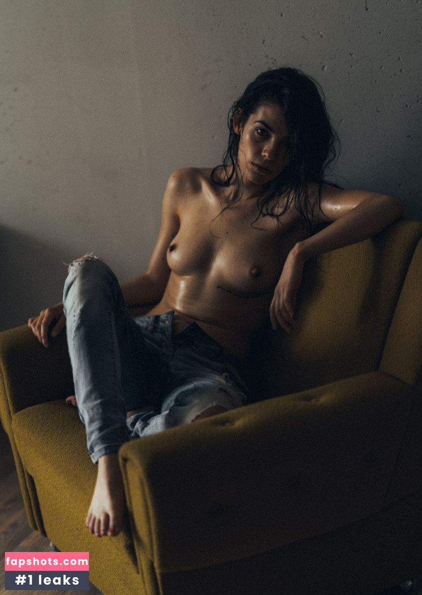 Frankie Miles gallery photo #16