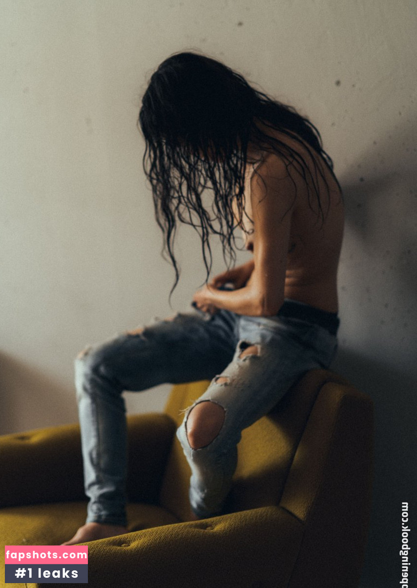 Frankie Miles gallery photo #17