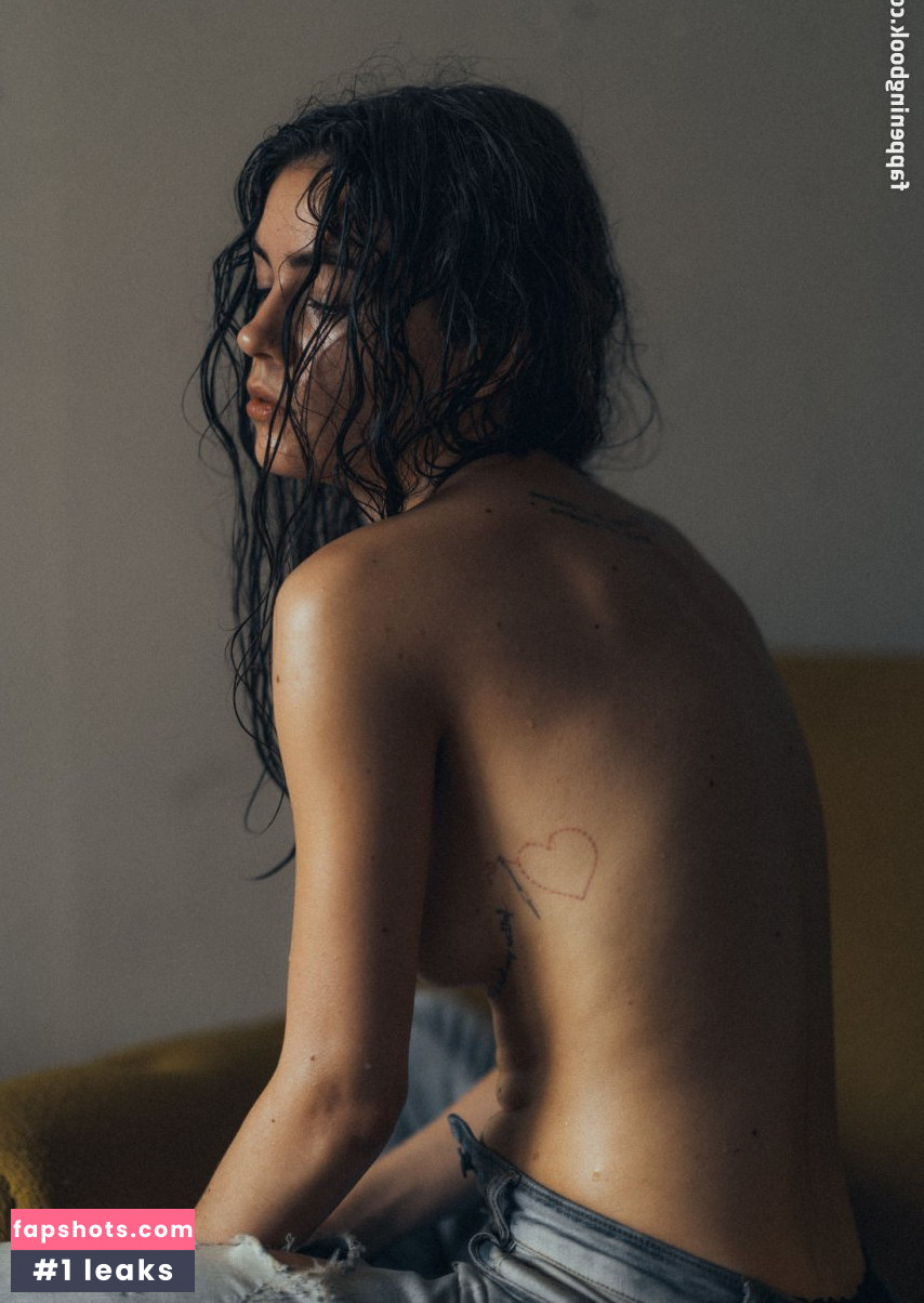 Frankie Miles gallery photo #19