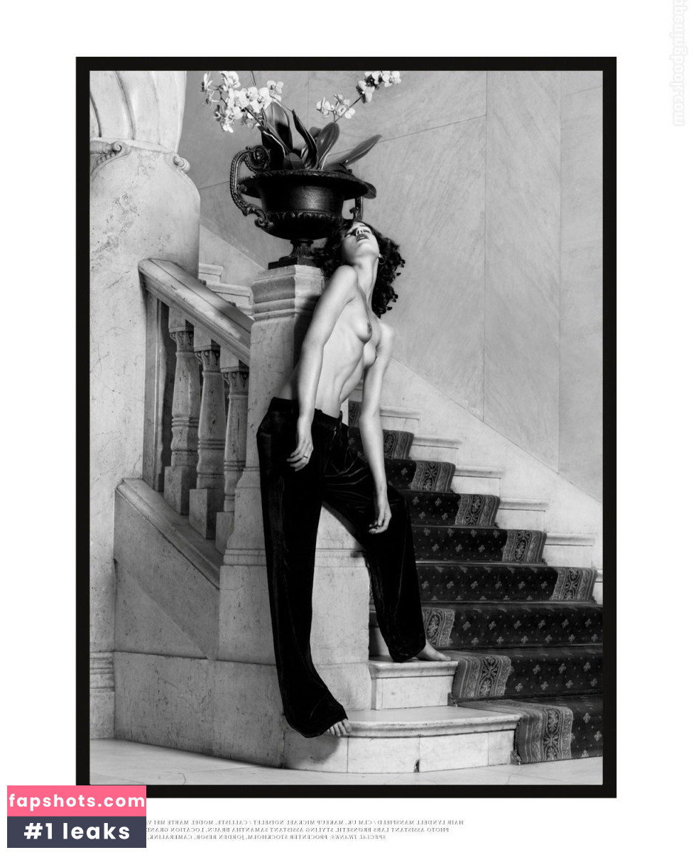 Franzi Mueller gallery photo #7