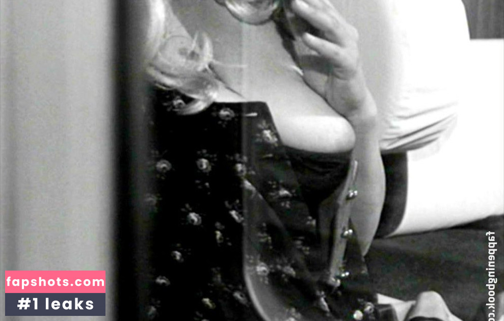 Franziska Traub gallery photo #2