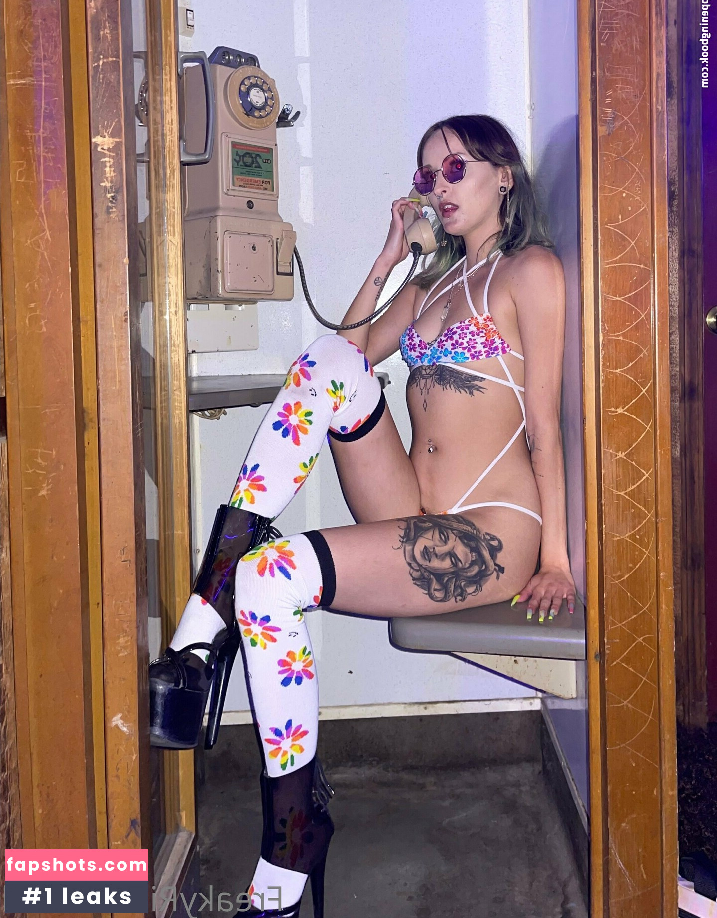 freakyriss gallery photo #5