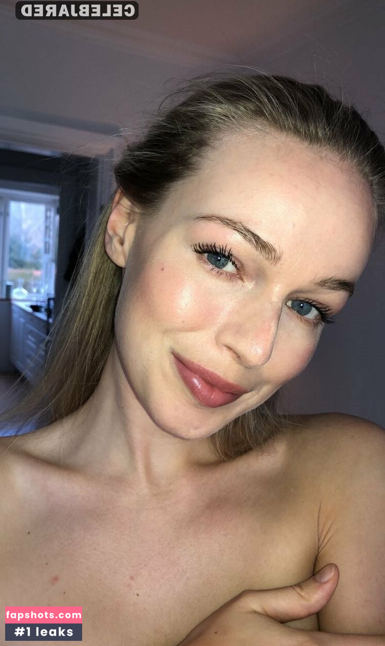 Frederikke Bach gallery photo #4