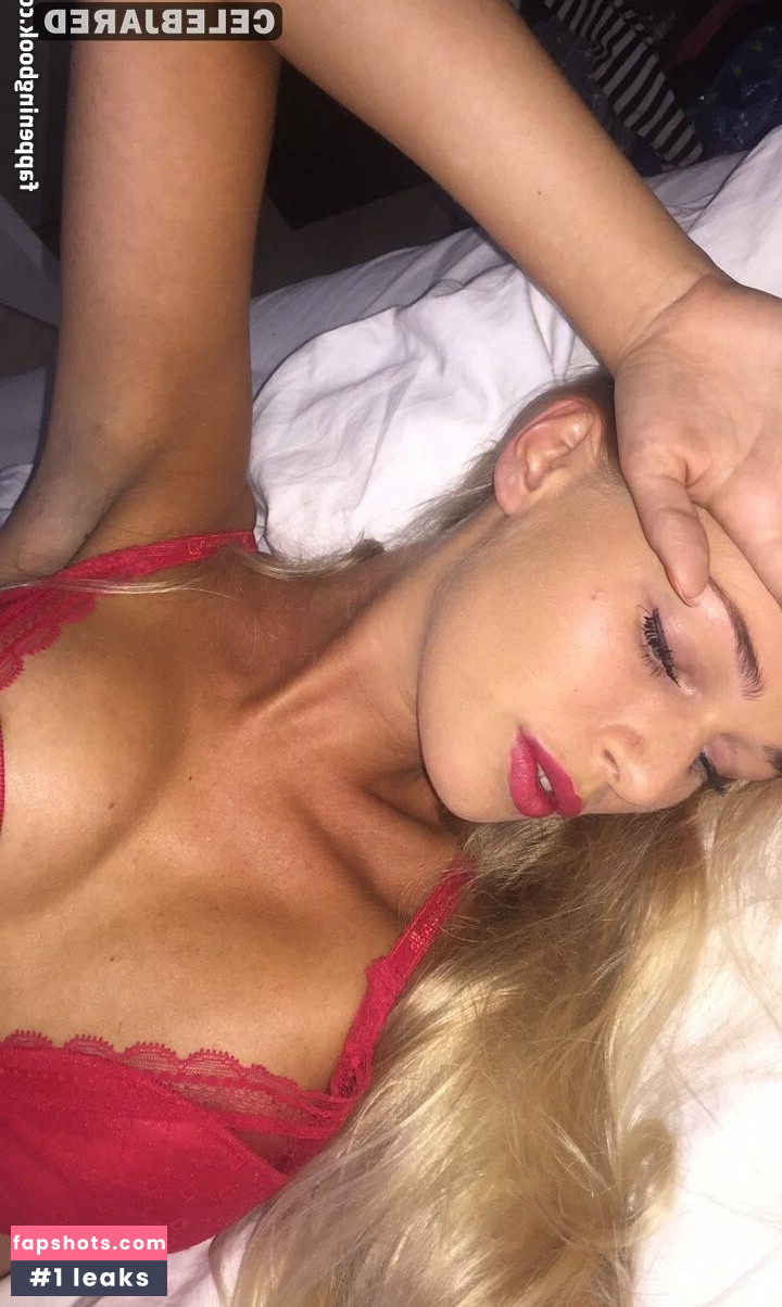 Frederikke Bach gallery photo #10